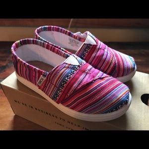 Girls’ Classic Toms-NIB-Tiny Sz 9-Rainbow Woven